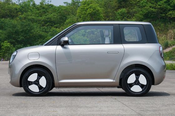 Slow Charging Mini Electric Car Vehicles 30kW 12.92kWh Battery Changan Lumin