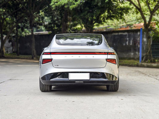 Xpeng P7 Midsize Sedan Electric Car 196KW 5 Seats 4 Wheel Auto Electric Car