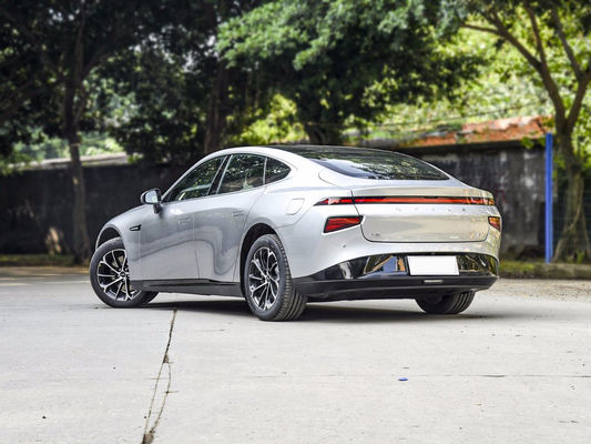 Xpeng P7 Midsize Sedan Electric Car 196KW 5 Seats 4 Wheel Auto Electric Car