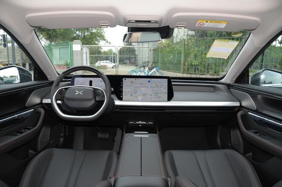Xpeng P7 Midsize Sedan Electric Car 196KW 5 Seats 4 Wheel Auto Electric Car