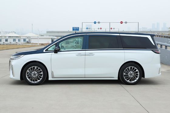 7 Seater 475 Km Right Hand Drive Electric Cars VOYAH Dreamer EV MPV Vehicles