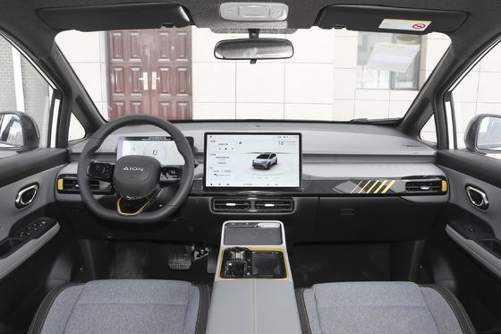 AION Y Plus Electric 5 Seater Car 150Km/h Front Engine 4 Wheel Drive Electric SUV