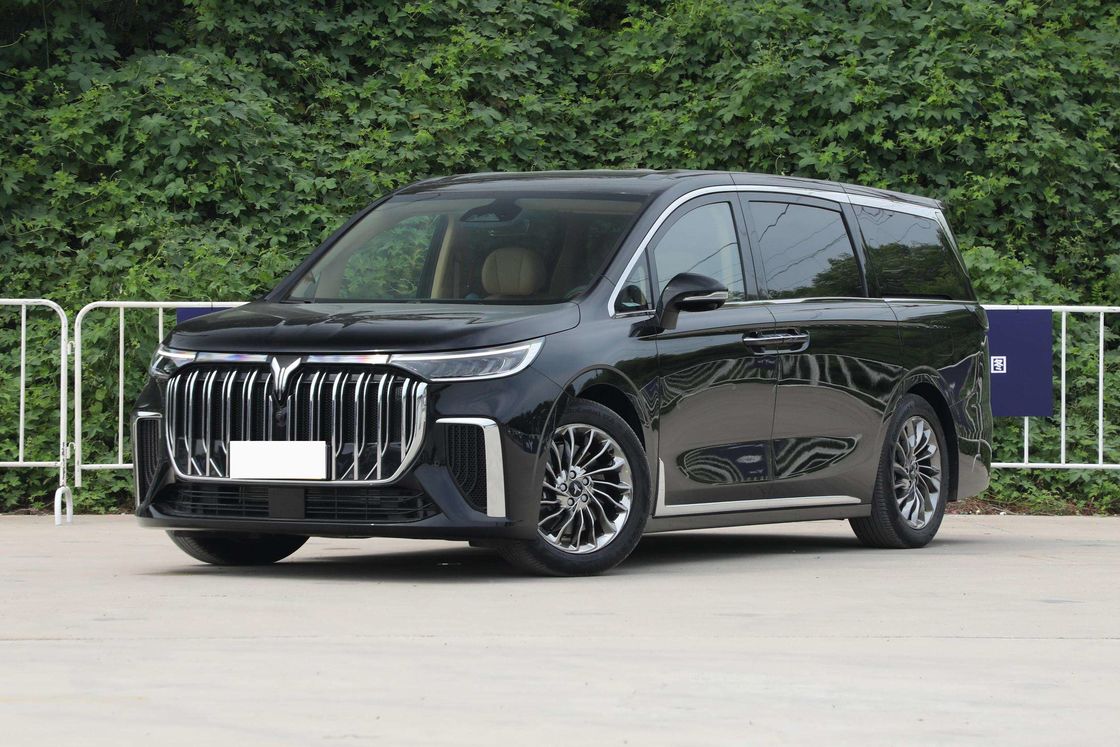 PHEV Plug In Hybrid Electric Vehicle 1.5T 4WD MPV EV Car 200km/H VOYAH DREAMER