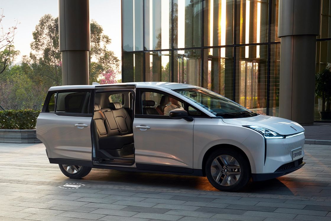 FAW Benteng Nat Pure Electric Car MPV 5 Seater New Energy Vehicle For Families